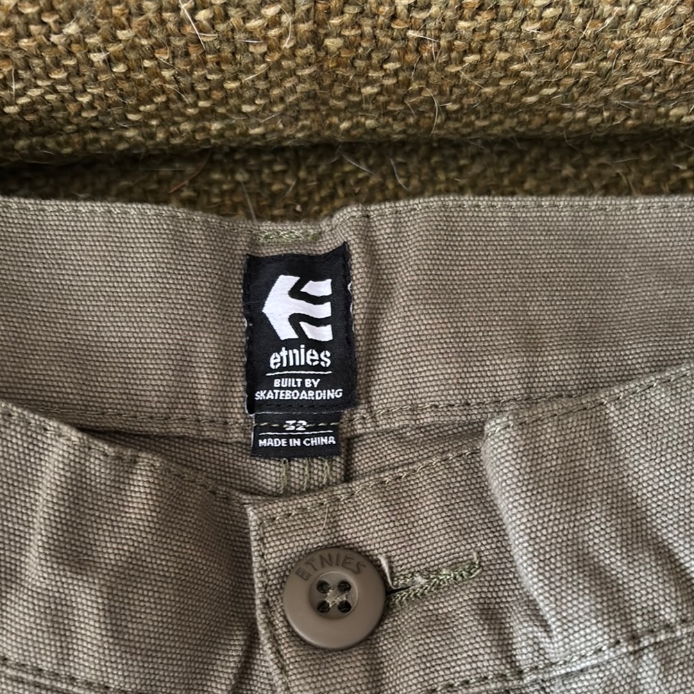 Etnies Khaki Skateboarding Pants cargo pants 32x32